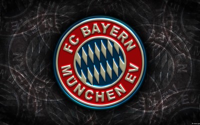 米兰电竞精华-诺伊尔赛后与家人庆祝胜利